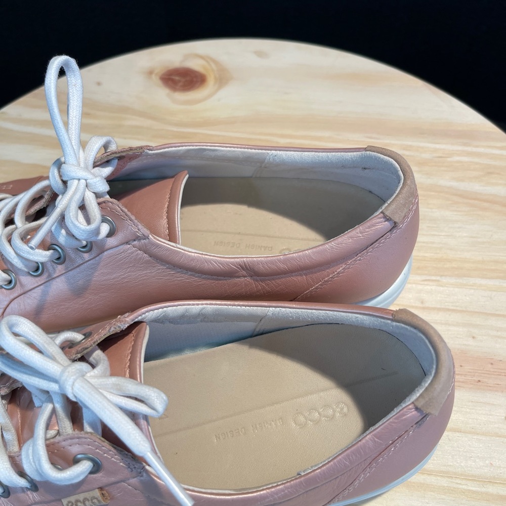 ECCO woman metalic rose gold snikers size eu 41 US 10 - Picture 5 of 14